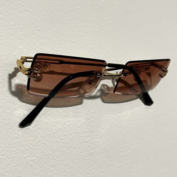 Stylish Brown Sunglasses - Picture 3 of 3